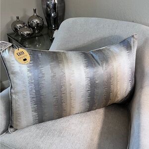 1-NWT CALLISTO HOME METALLIC ABSTRACT DESIGN LUMBAR 18"X30"
DECORATIVE PILLOW